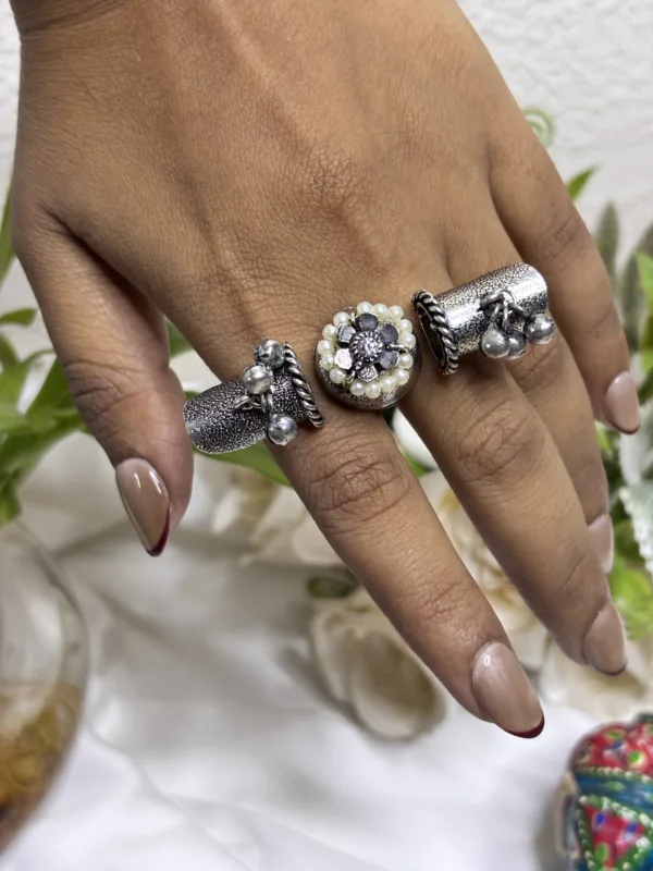 Stylish Oxidised Rings - Image 3