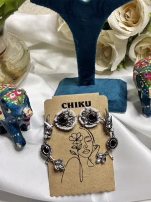✨ Elegant Butta Cuff Earrings ✨