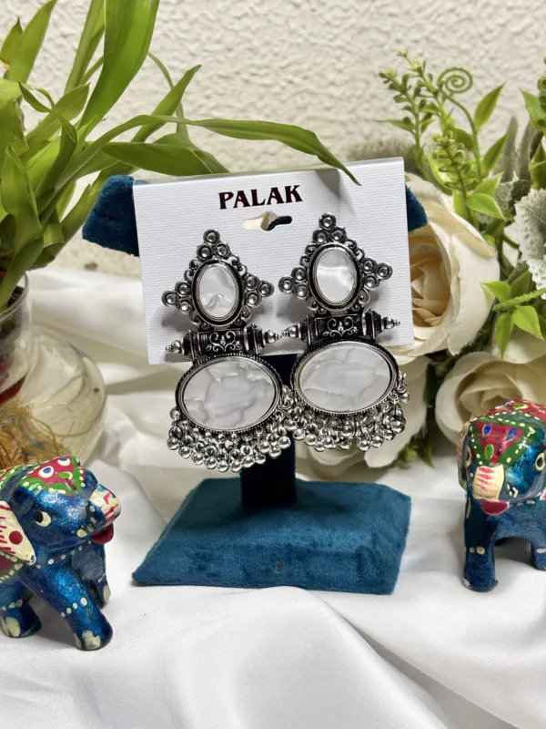 ✨ Graceful Medium Long Earrings - Image 2