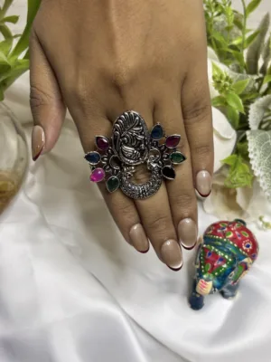 🌸 Elegant Oxidized Finger Ring