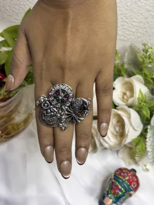⭐ Trendy Oxidized Statement Ring
