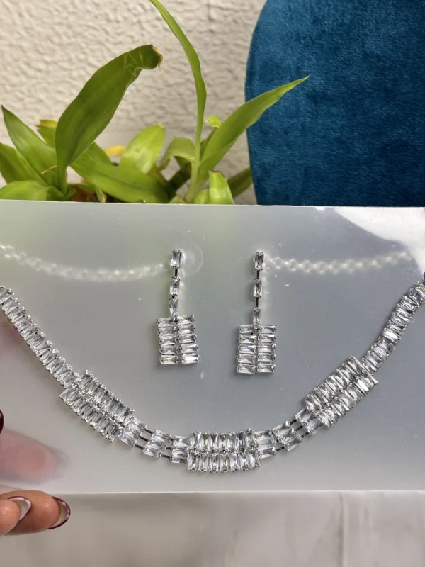 Sleek Glam Choker ✨ - Image 3
