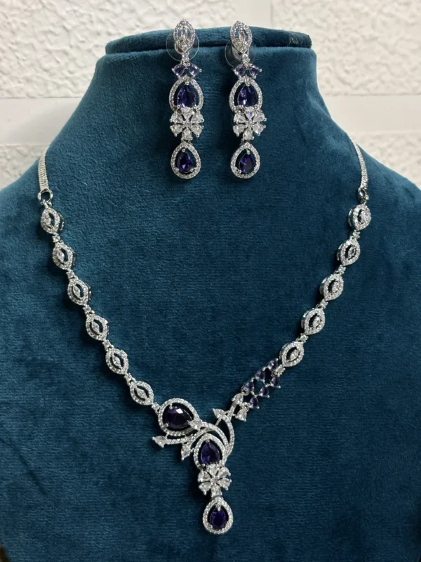 Glamorous Stone Studded Necklace Set - Image 2