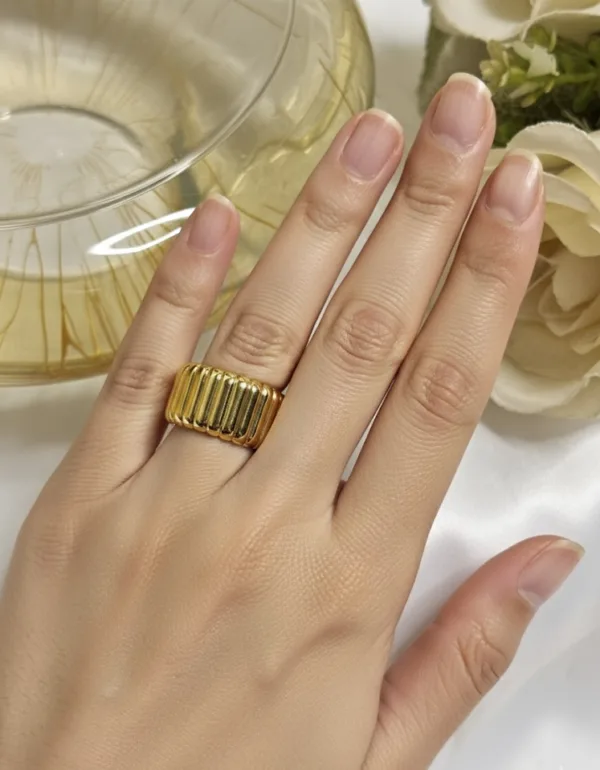 Radiant Halo Ring ☀️